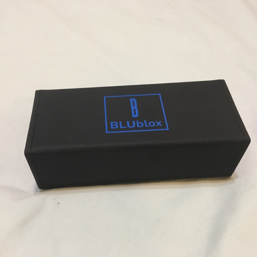 New Blublox Sunglasses Case,Pull String Sleeve & … - image 6